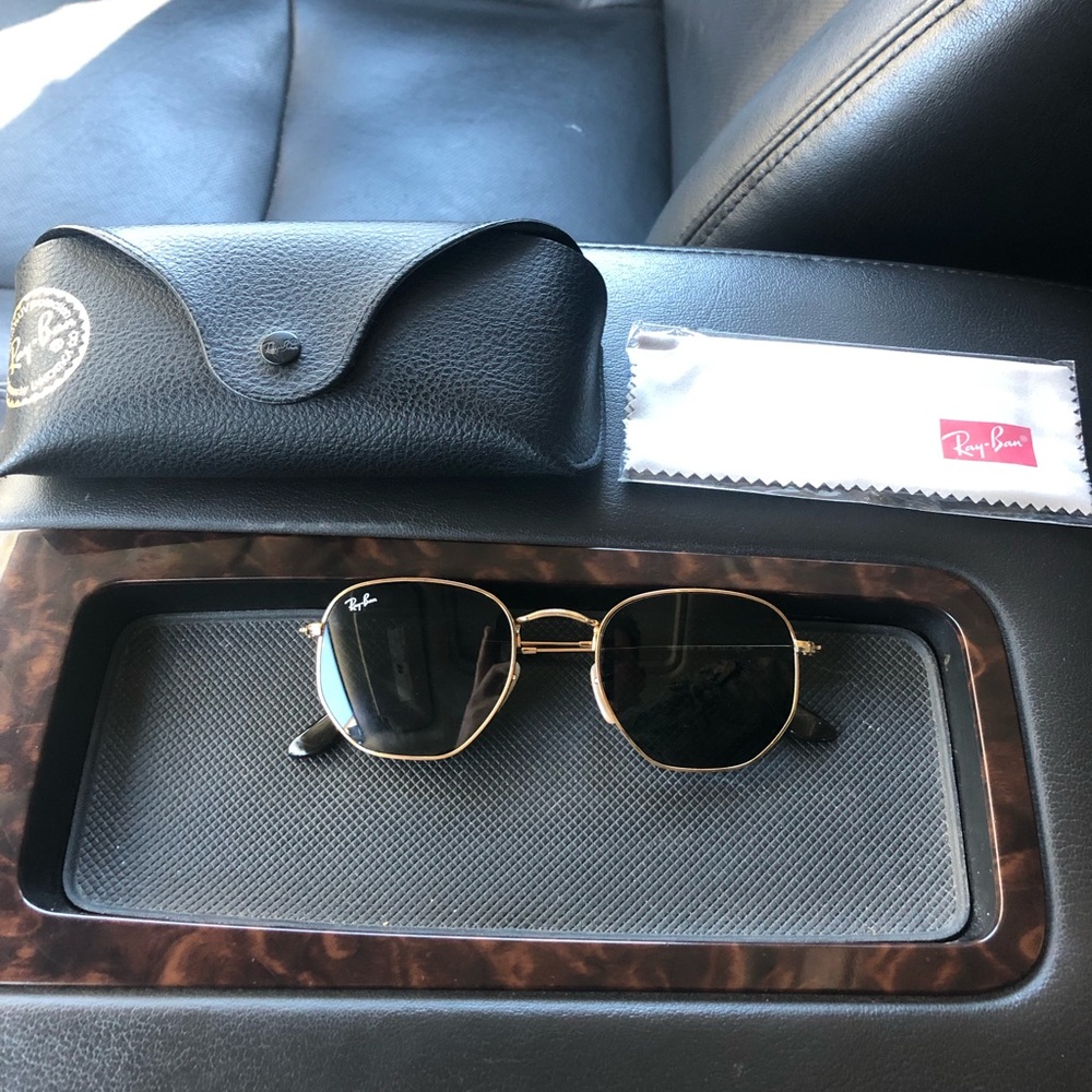 Barely used RayBan Hex glasses UNISEX